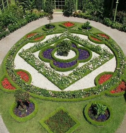 Mit Garten Zentrumnah * شفيرين